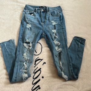 Hollister Curvy High-Rise Super Skinny
